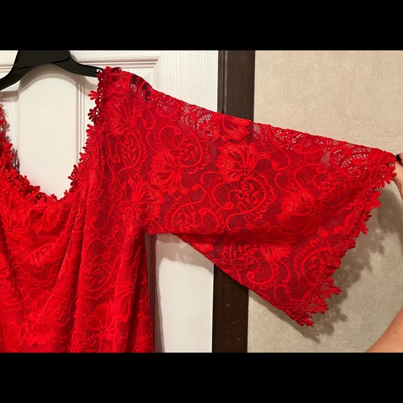 Red lace off shoulder dress - Picture 4 of 4